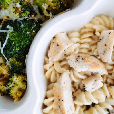 Chicken Alfredo + Roasted Broccoli Power Pack