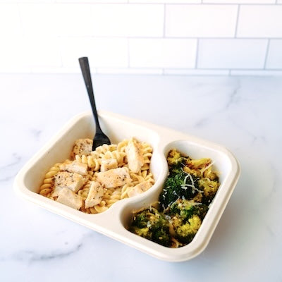Chicken Alfredo + Roasted Broccoli Power Pack